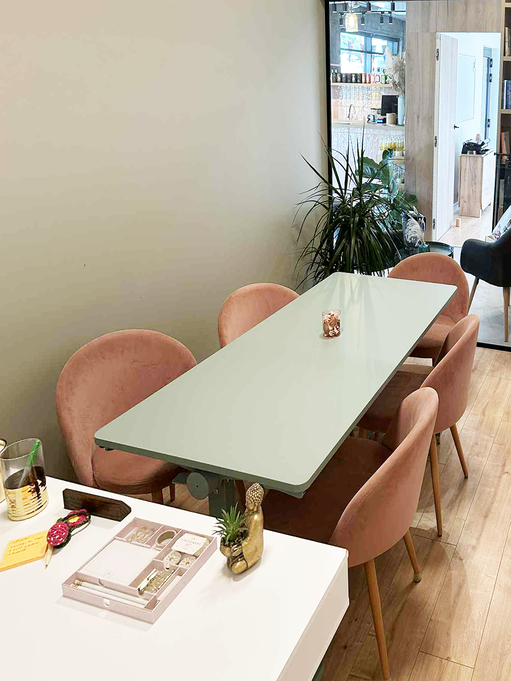 561a6bf9-8763-4fa5-bd86-58e9b4d55704-1